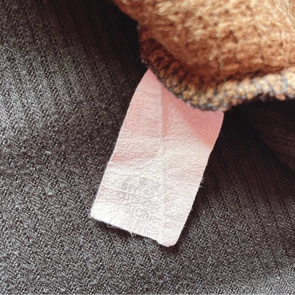 Academia Black & Brown Textured Top 🔲🤎🦇 - Picture 6 of 10